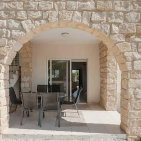 2 Bedroom Apartment *